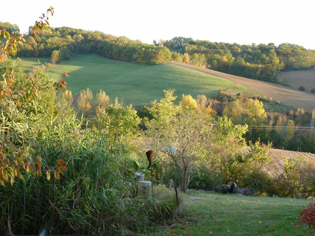 Le Fraysse Bed & Breakfast Montdurausse Exterior photo